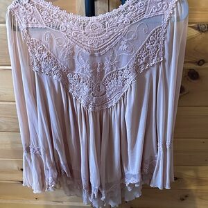 Elegant Lace Blouse in Soft Pink